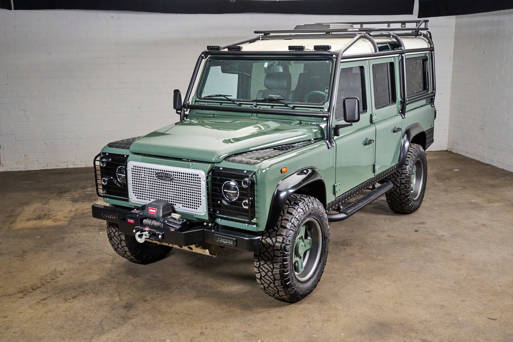 1967 Land Rover Defender - 3,299 miles - Green